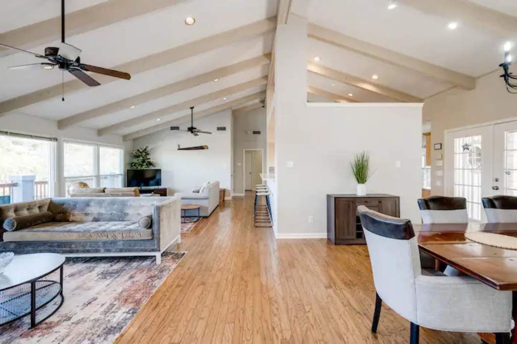 All Yours! Tranquil & Serene Hill Country Family Home On Lake Travis In Austin. - Lakeway, TX