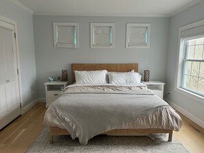 4 عدّة غرف نوم ومكتب وسرير سفر وواي فاي