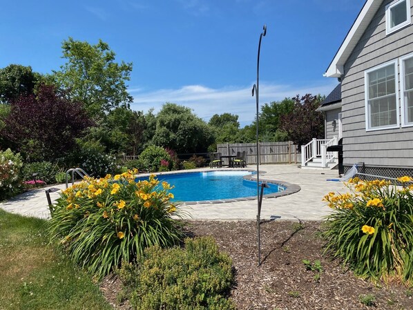 حمّام سباحة خارجي