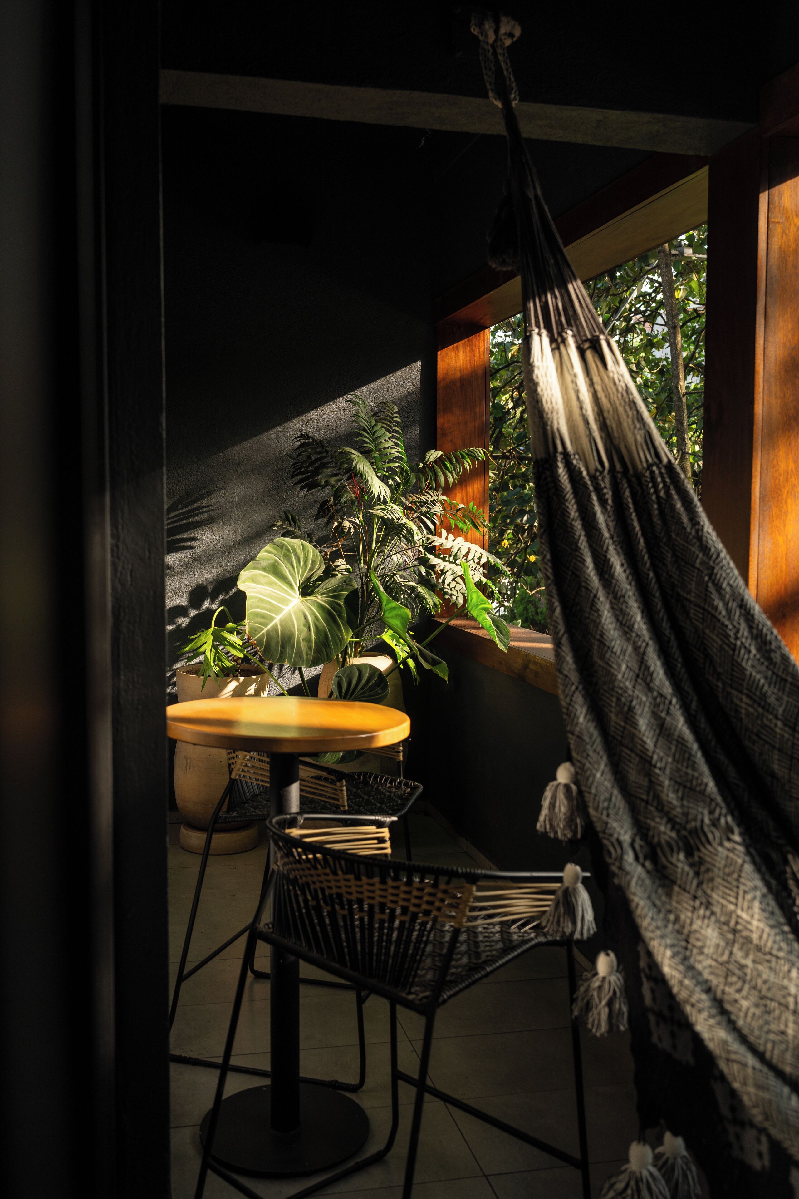 時尚套房, 1 張特大雙人床, 露台 | 迷你吧、房內夾萬、獨特設計、書桌