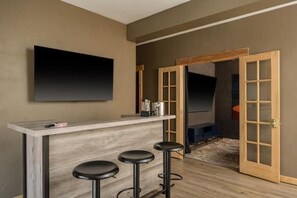 Bar (on property) - Views+HotTub+MovieRoom+GameRoom (Bailey)