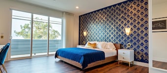 Rhapsody in View Boutique Hotel