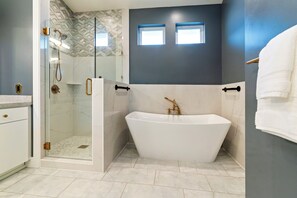 Suite Deluxe | Bany | Assecador de cabells, tovalloles, sabó i xampú 