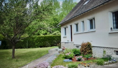 Maison lumineuse et spacieuse en forêt