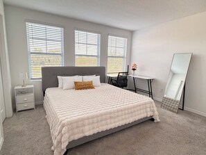 3 bedrooms, desk, iron/ironing board, free WiFi