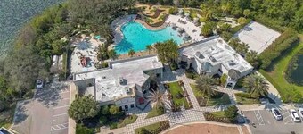 Great Suite with Private Kitchen and bathroom, 4 people, and water park for kids