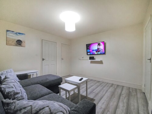 3 bedroom accommodation in Belper