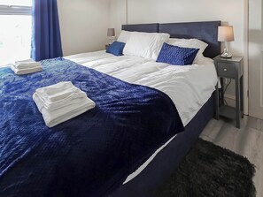 3 bedrooms, free WiFi, bed sheets