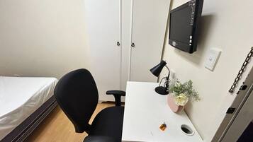 1 chambre, bureau, Wi-Fi gratuit, draps fournis