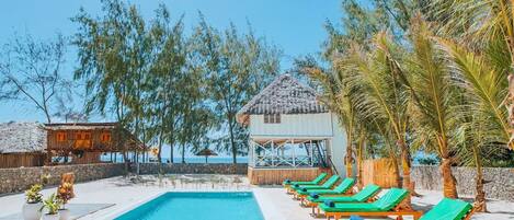 Alberca al aire libre