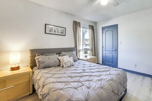 2 makuuhuonetta, silitysrauta/-lauta, Wi-Fi, vuodevaatteet