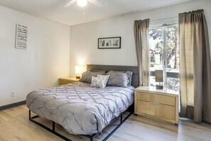 2 slaapkamers, een strijkplank/strijkijzer, wifi, beddengoed