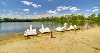 Charming Biloxi Studio w/ Community Pool & Lake!
