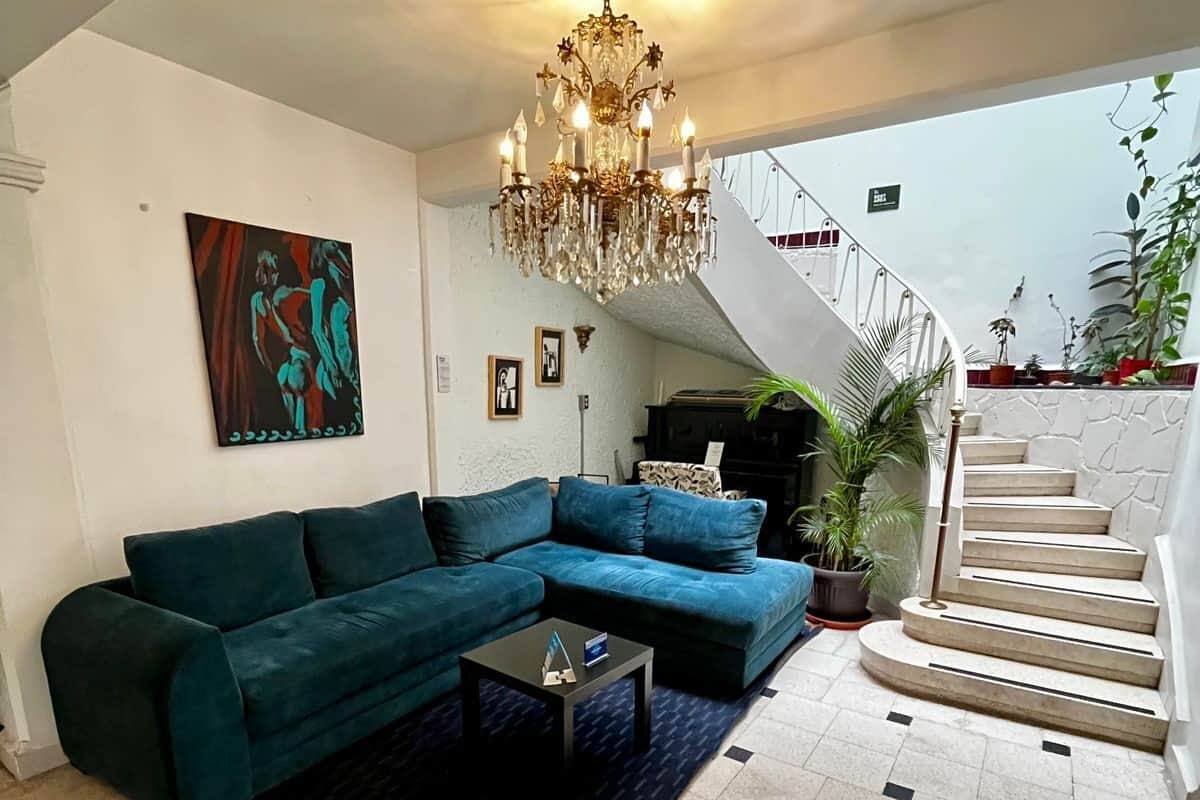 Family Room, 2 Bedrooms | Living area | Books