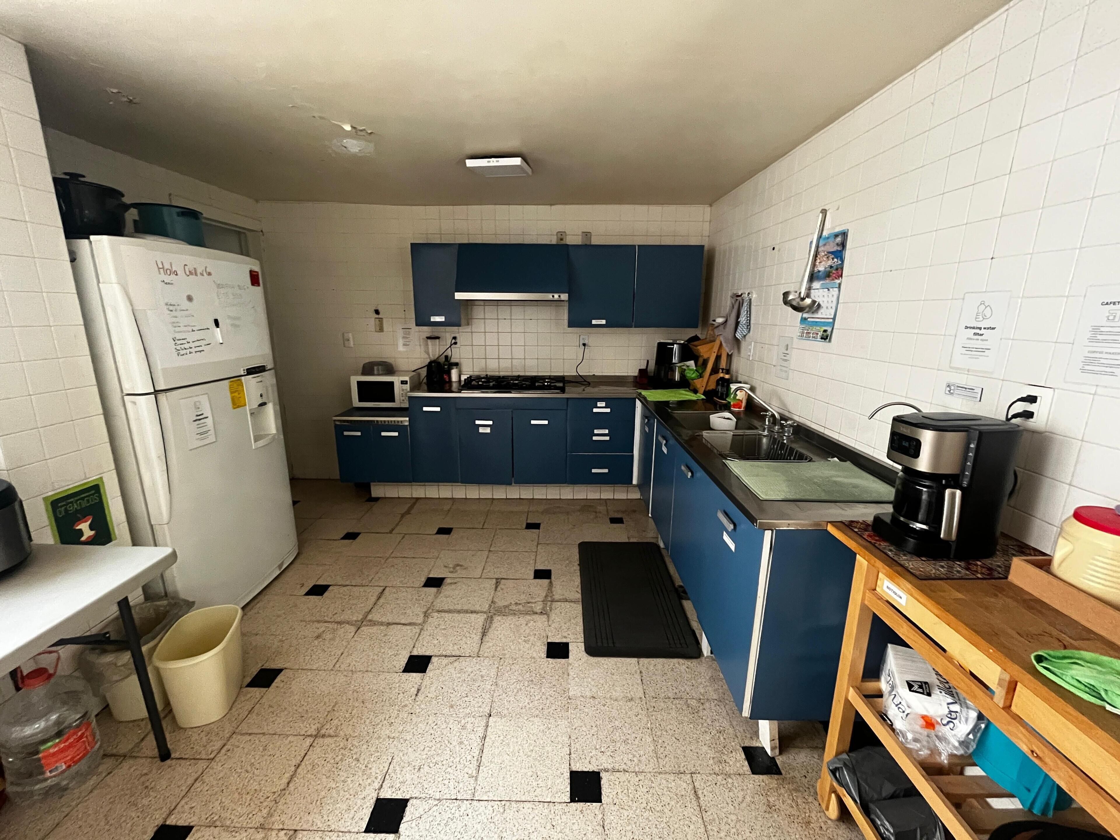 Habitación básica, 1 cama matrimonial | Instalaciones de cocina compartida | Refrigerador y microondas 