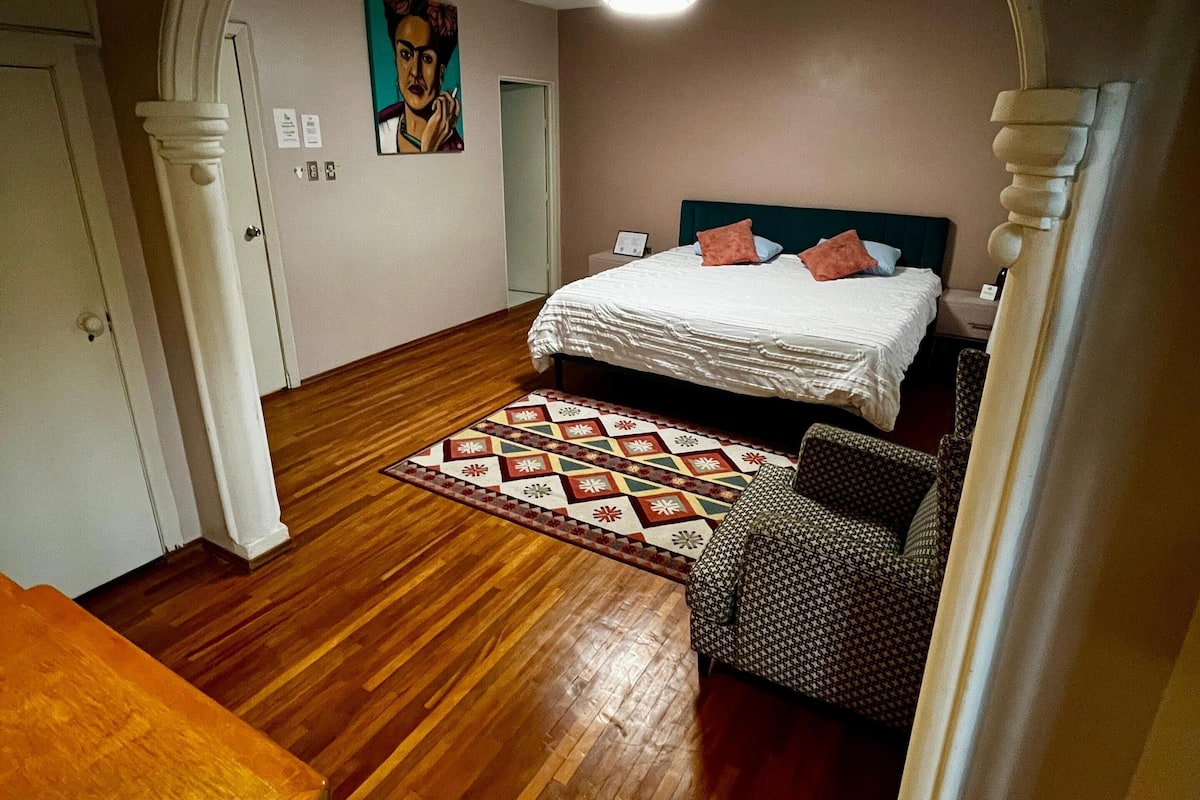 Basic-Zimmer, 1 King-Bett | 1 Schlafzimmer, hochwertige Bettwaren, Daunenbettdecken