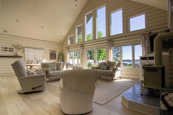 Smart-TV, peis, videospill og fotballspill