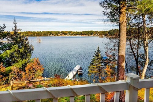 Cozy Cottage with so many amenities, on beautiful Little Hills Lake in Wautoma