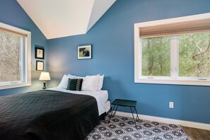 4 عدّة غرف نوم ومكواة/لوح كي وواي فاي وملاءات أسرّة