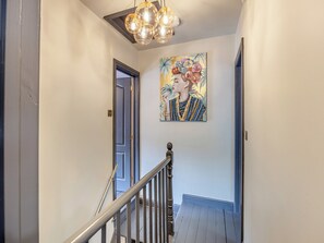 المنشأة من الداخل