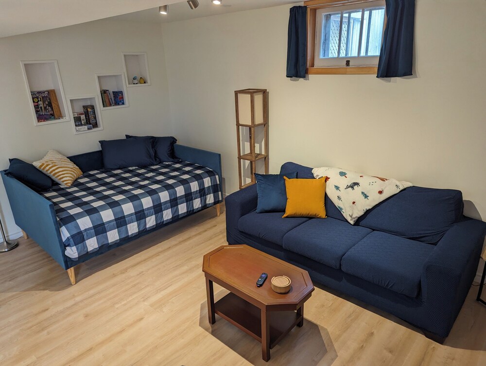 Cozy nature themed one bedroom apartment, pet friendly Sudbury Vrbo