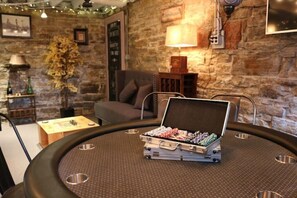 Game room - Spacious Artist’s House in the middle of Denver
 (Denver)