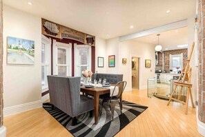 Dining - Spacious Artist’s House in the middle of Denver
(Denver)