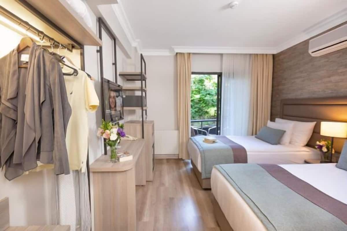 Cots/infant beds