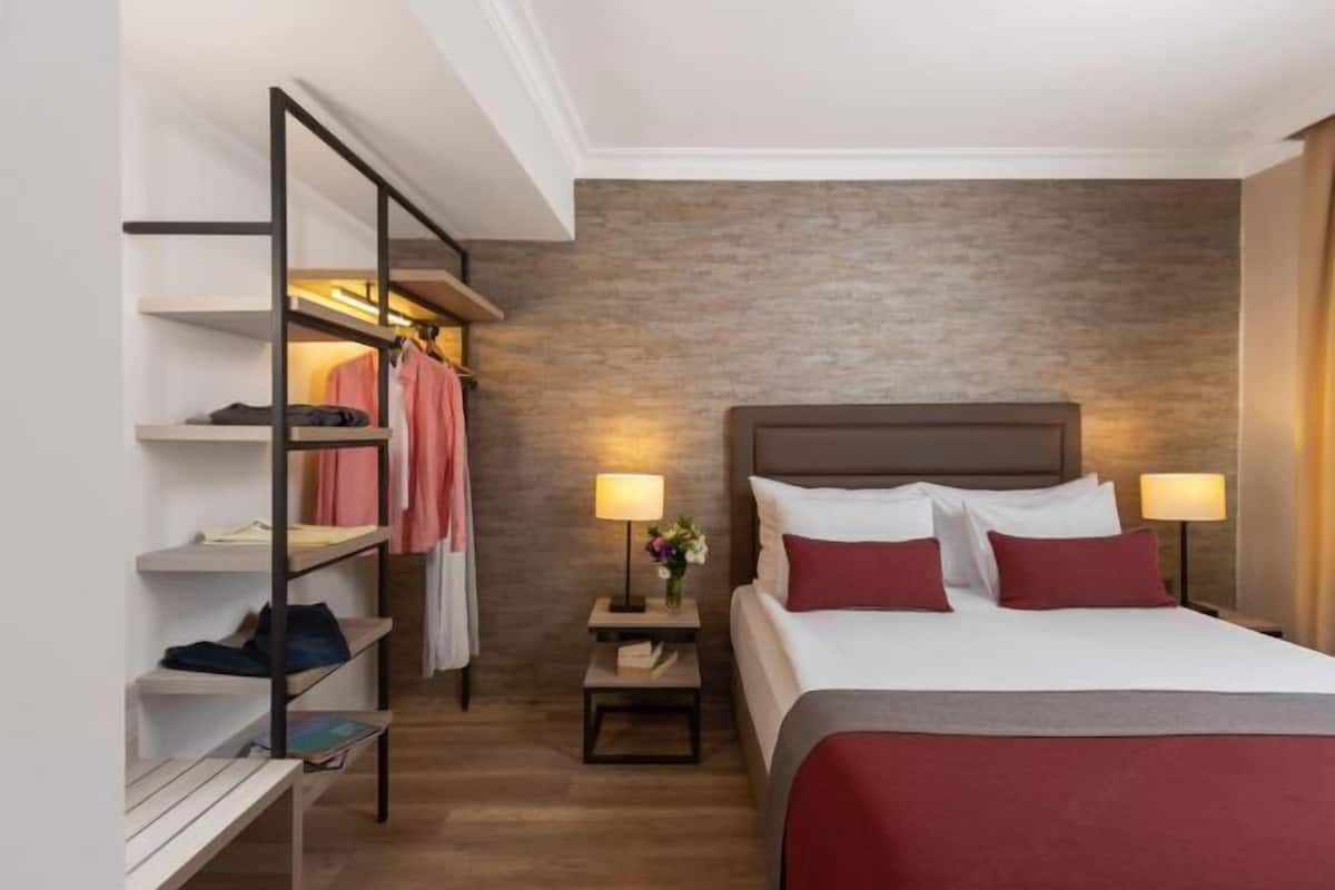Cots/infant beds