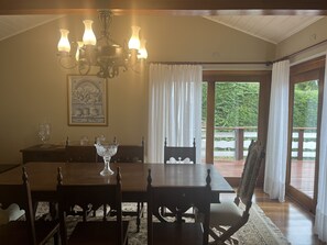 Living area - Wilderness home (Campos do Jordão)