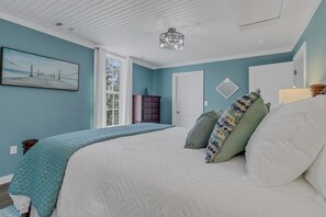 2 Schlafzimmer, Schreibtisch, Bügeleisen/Bügelbrett, Reisekinderbett