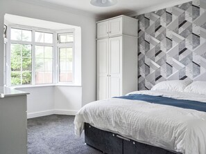 3 bedrooms, free WiFi, bed sheets