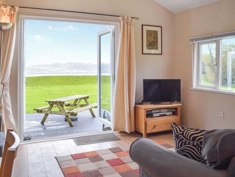 2 Bedroom Accommodation In Llansteffan - Kidwelly