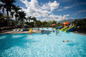 Pool - Apartment Near Water Park Juan Pablo II @Medellin (Antioquia)