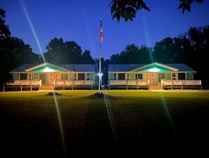 Exterior - Cottage 2/Roaring River/TRL/EurekaSprings/Wi-Fi (Eagle Rock)