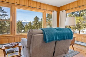 Interior - Family Home w Fun Activities for Every Age (Estes Park)