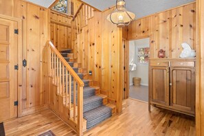Interior - Family-Friendly 4BR Home w/ Views – Minutes to Town (Estes Park)