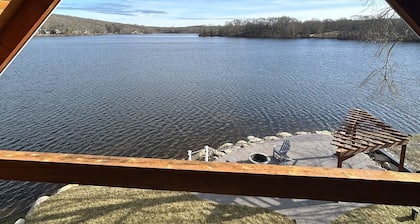 New contemporary lakefront home with breathtaking views w/fun water activities!