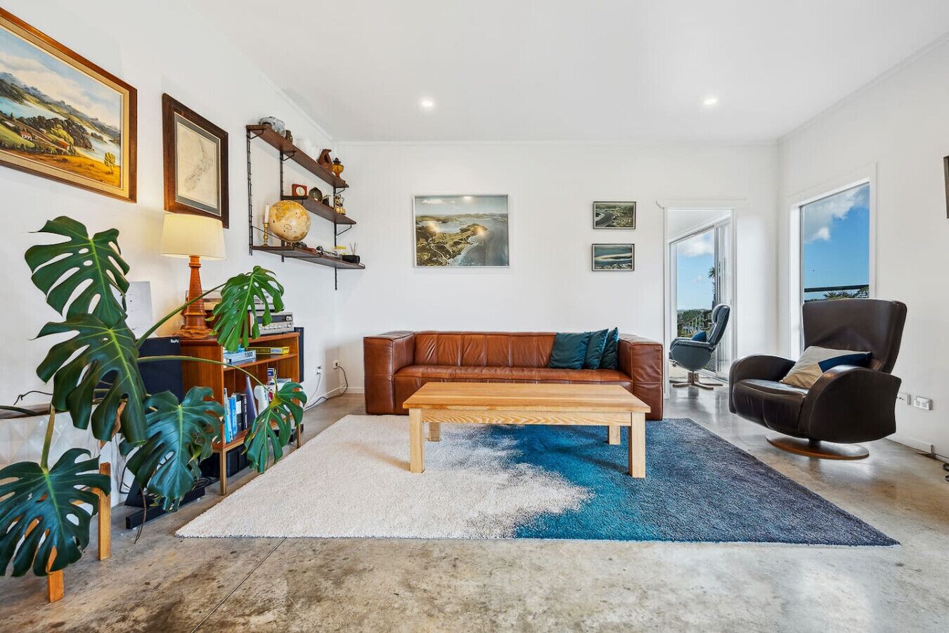 Televisie en een open haard