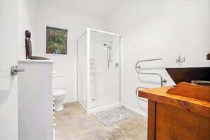 Hårføner og håndklær