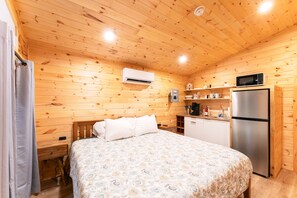 1 chambre, fer et planche à repasser, accès Internet, draps fournis