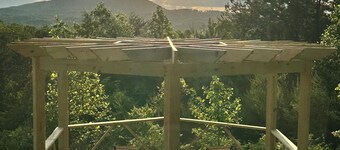 Peak-A-View Mountain Retreat: Cozy 2BR Getaway with Breathtaking Mountain Views!