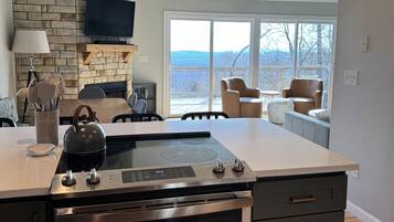 Rumah, Beberapa Tempat Tidur (Valley View - Luxury Getaway with a V) | Dapur pribadi