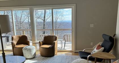 Valley View - Luxury Getaway With a View