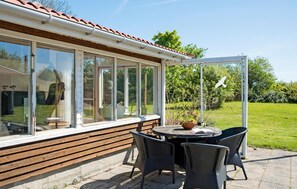 Outdoor dining - Gorgeous home in Nykøbing Sj with WiFi (Nykøbing Sj)