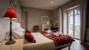 4 bedrooms, iron/ironing board, free WiFi