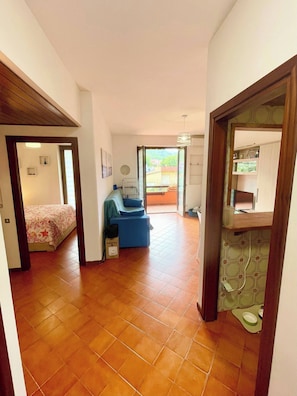 Apartment, 1 Bedroom, Balcony, Garden View | Living room - Marefuori - Porto Santo Stefano (Monte Argentario)