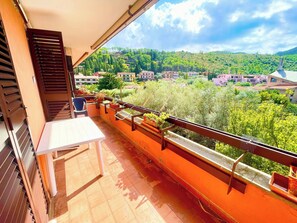 Departamento, 1 habitación, balcón, vista al jardín | Vista desde la propiedad