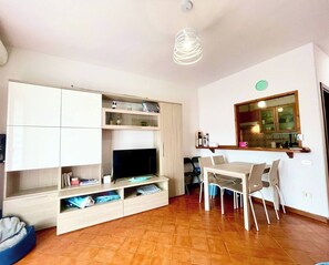 Departamento, 1 habitación, balcón, vista al jardín | Servicios de la habitación