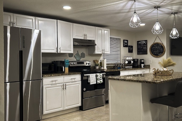 Fridge, microwave, oven, stovetop